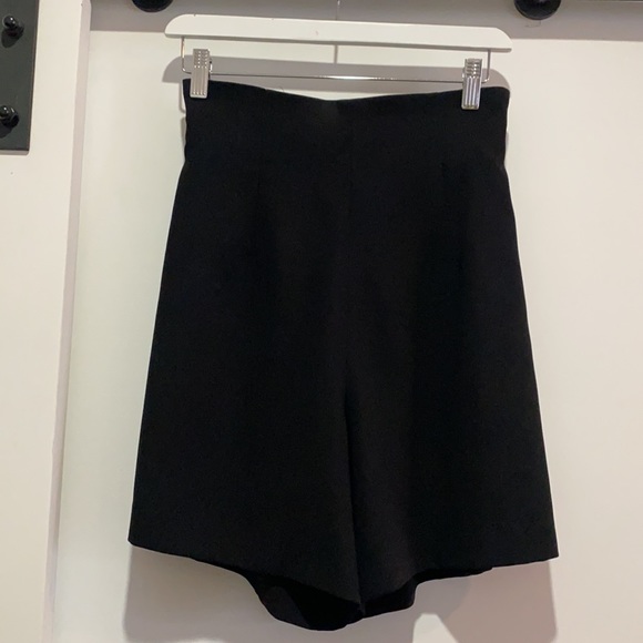 Aritzia Wilfred Lace Front Shorts - Picture 2 of 3